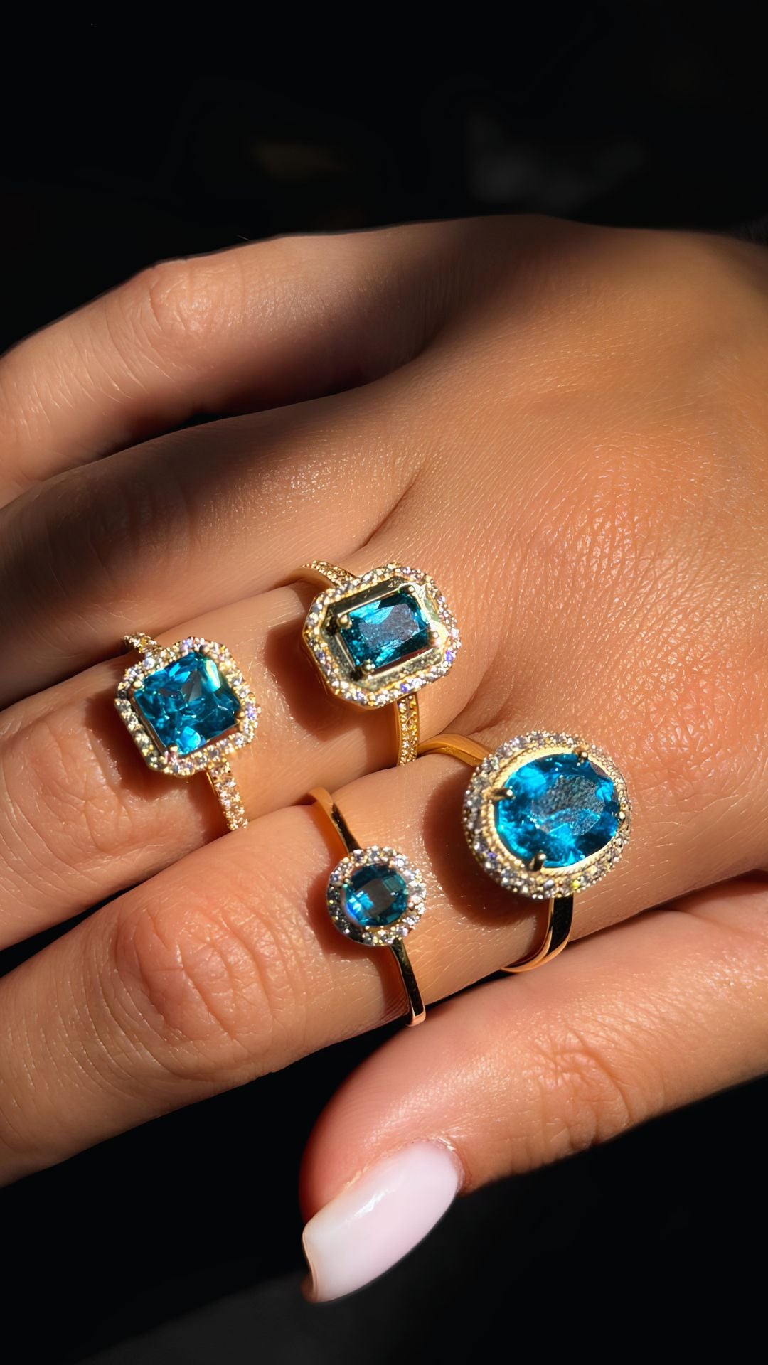 18K Solid Gold Emerald-Cut Aquamarine