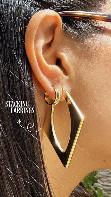 18K Gold Sharp Geometric Outline Earrings