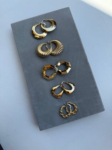18K Modern Teardrop Gold Hoop Earrings