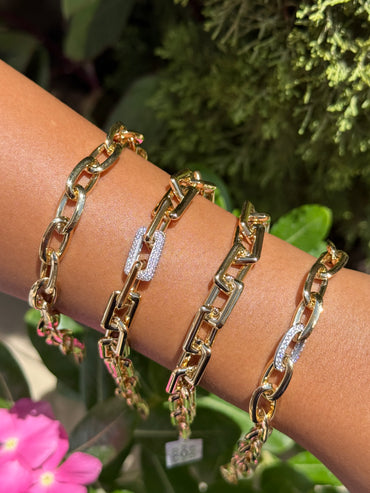 18K Classic Elegance Oval Bracelet